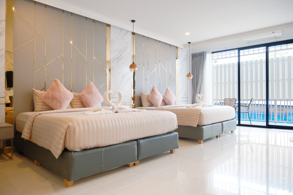 DELUXE ROOM ( 4 guests )