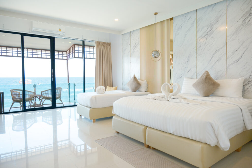 SEAVIEW ROOM (3 guests)
